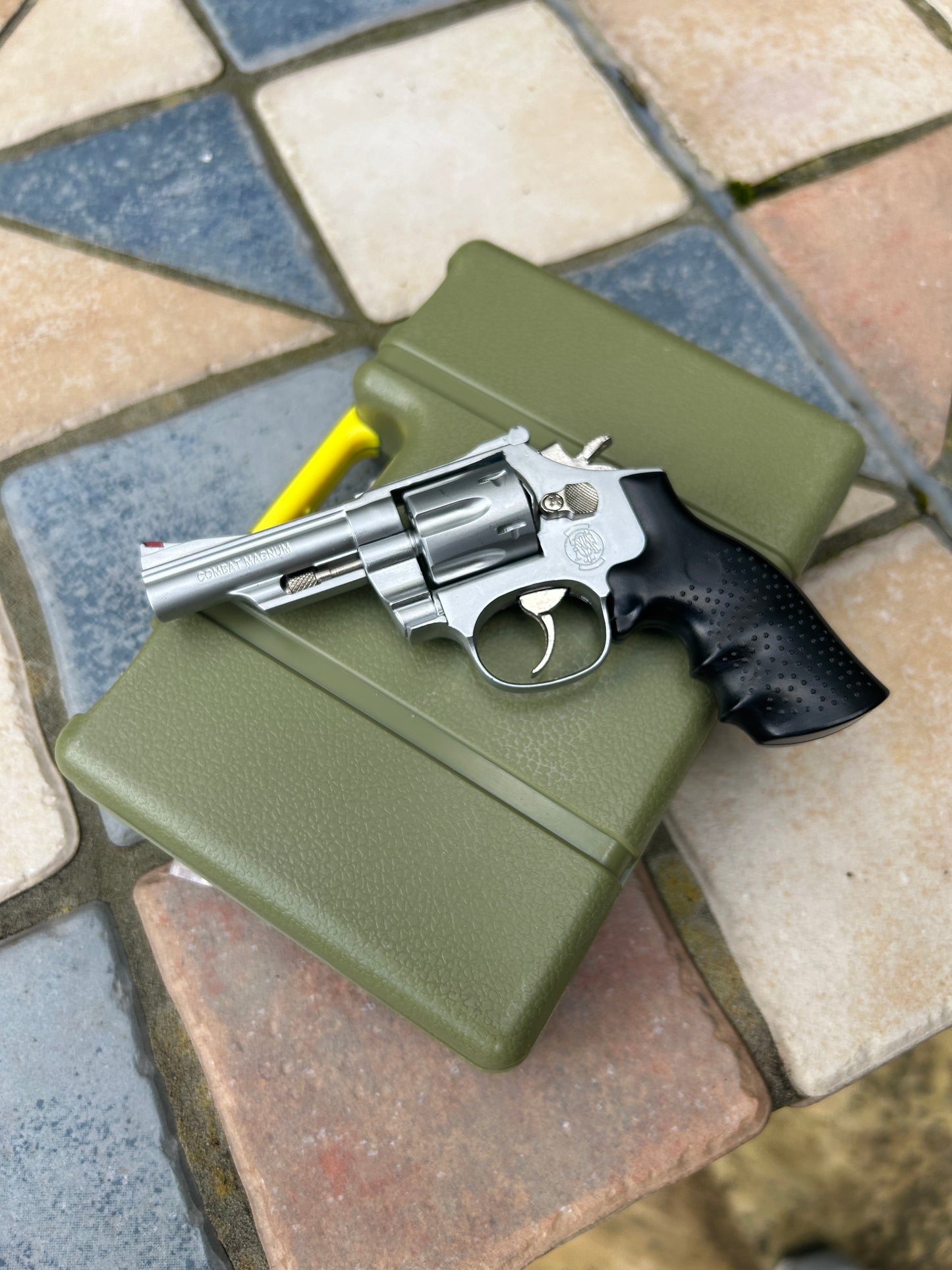 Miniature Revolver Scale Model Metal Pistol Gun with Moving Parts and Dummy Bullets