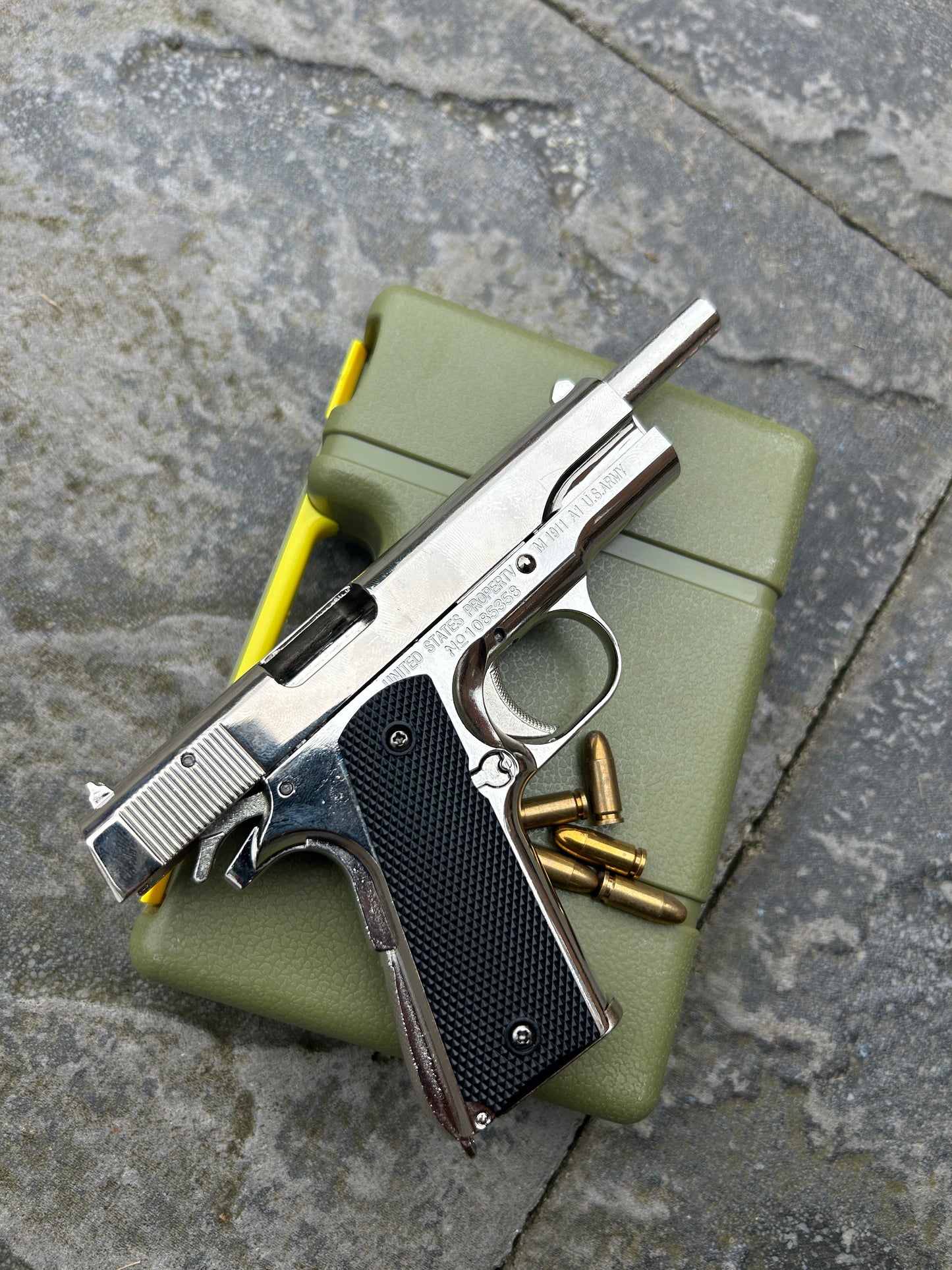 1911 ‘Chrome’ Miniature Scale Model Metal Pistol with Moving Parts Ejecting Shells | ALLOY ARMY