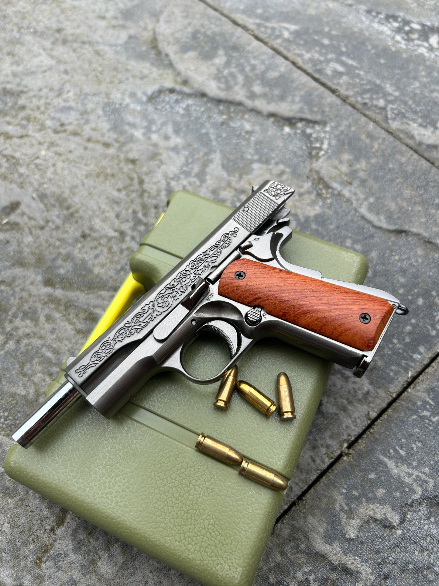 1911 ‘Cartel’ Miniature Scale Model Metal Pistol with Moving Parts Ejecting Shells | ALLOY ARMY