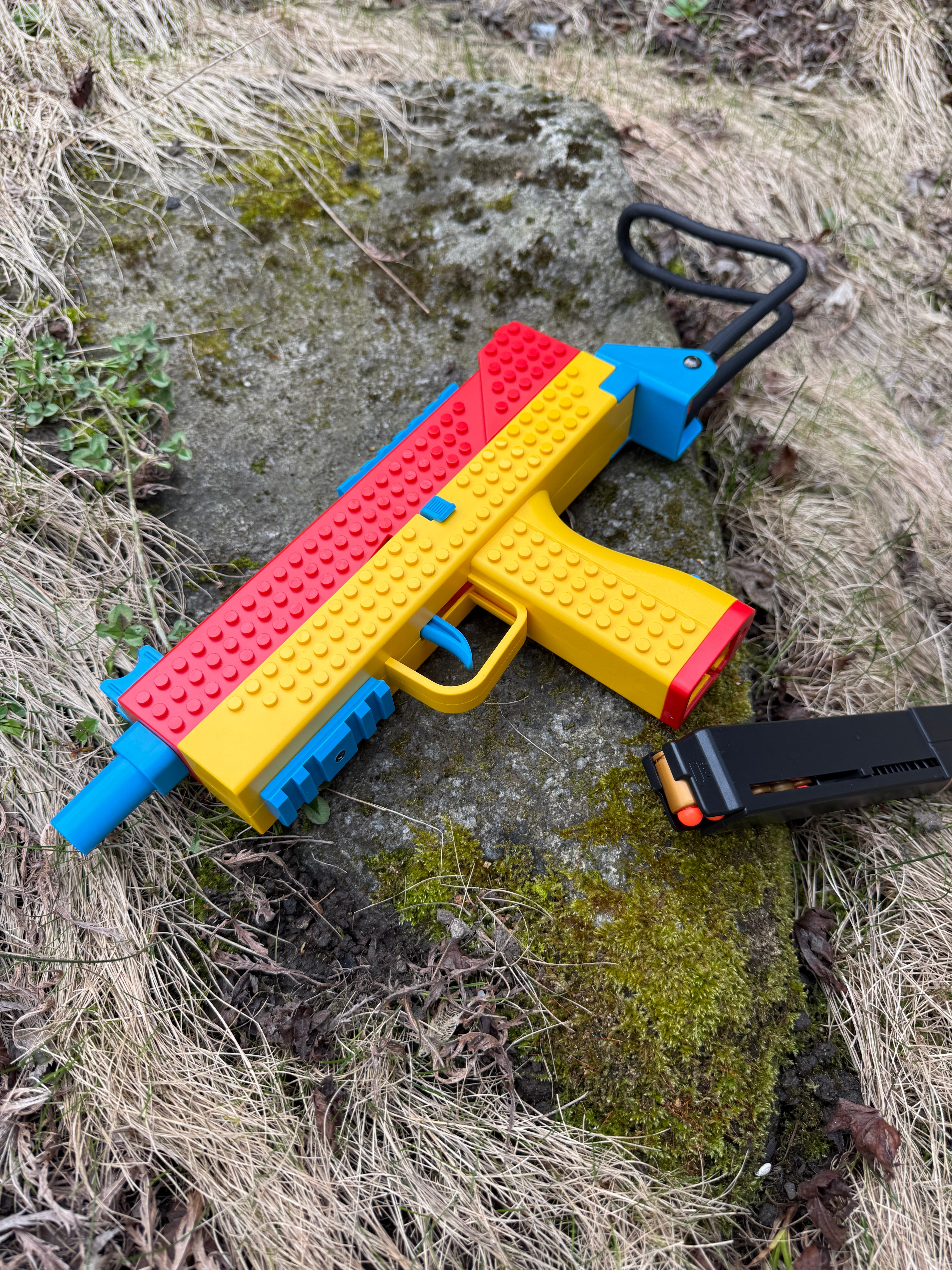 Mac-10 Building Block Shell Ejecting Toy Gun – Dart Armoury